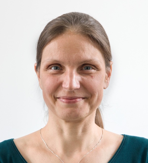  Helena Daňková, Secretary
